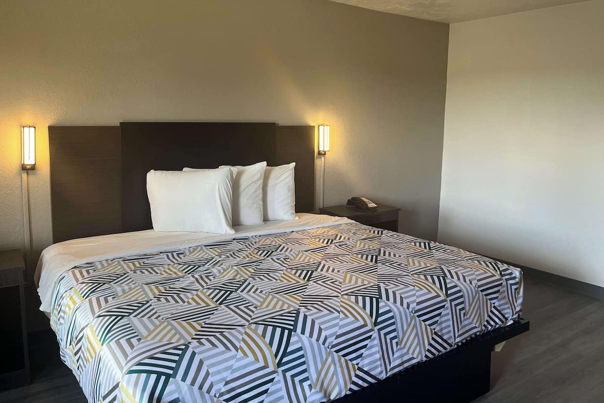 Blackout drapes, iron/ironing board, free WiFi, bed sheets