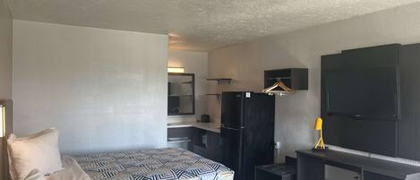 Cortines opaques, planxa i posts de planxar i wifi gratuïta