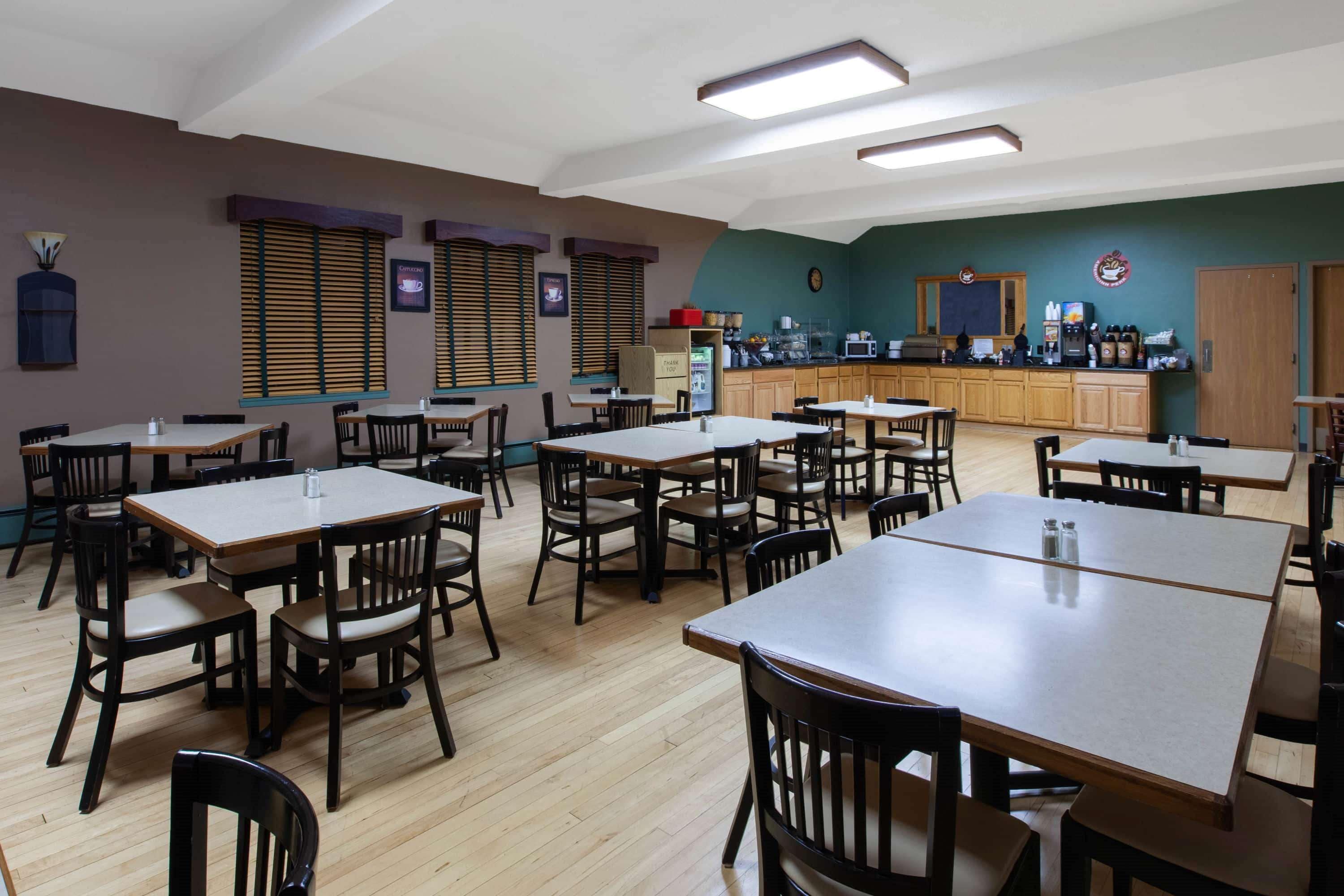 free daily continental breakfast