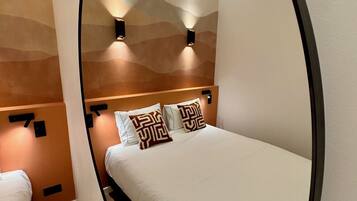 Departamento Deluxe | Caja de seguridad en la habitación y tabla de planchar con plancha