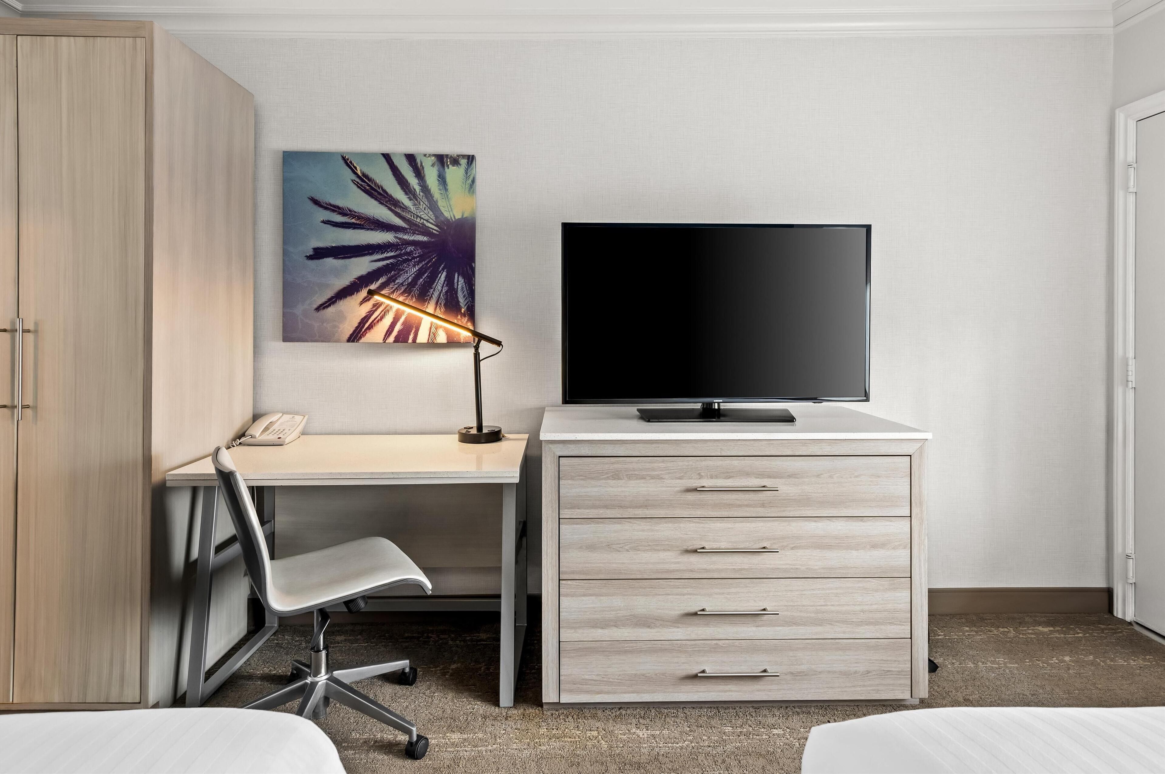Photo - SureStay Hotel by Best Western Santa Monica
