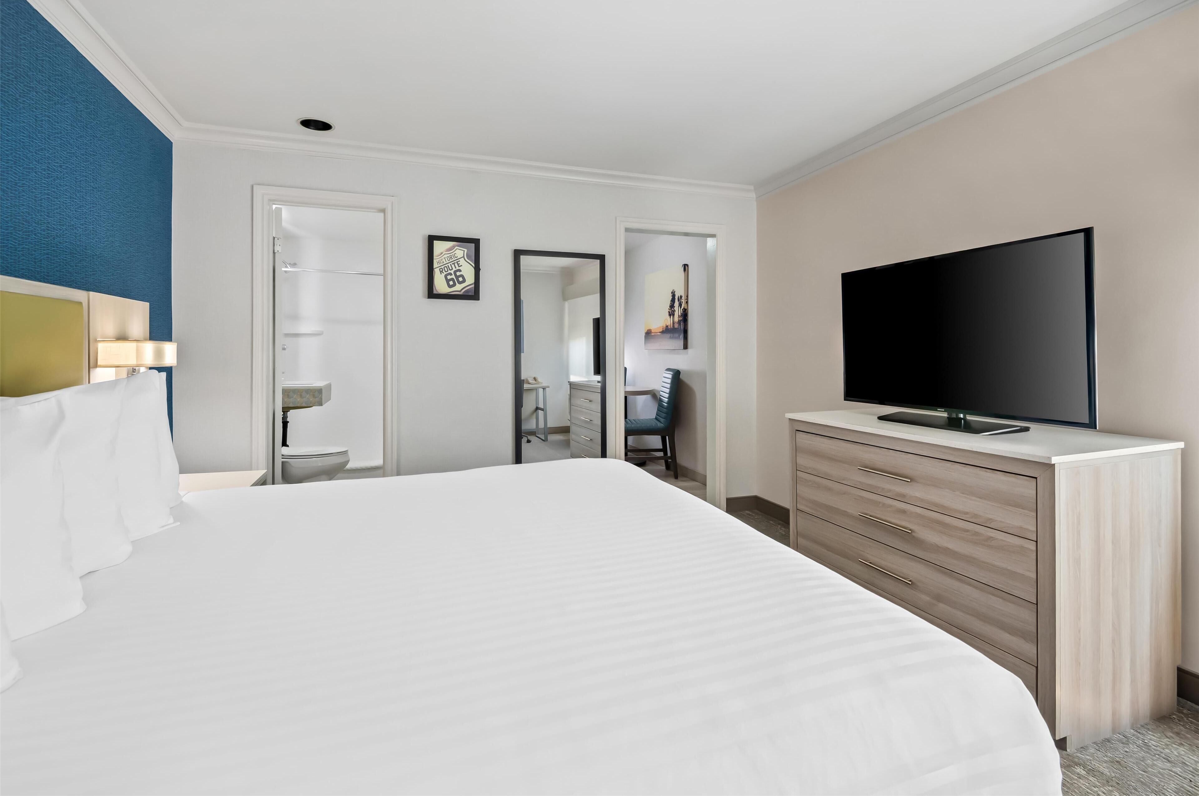 Photo - SureStay Hotel by Best Western Santa Monica