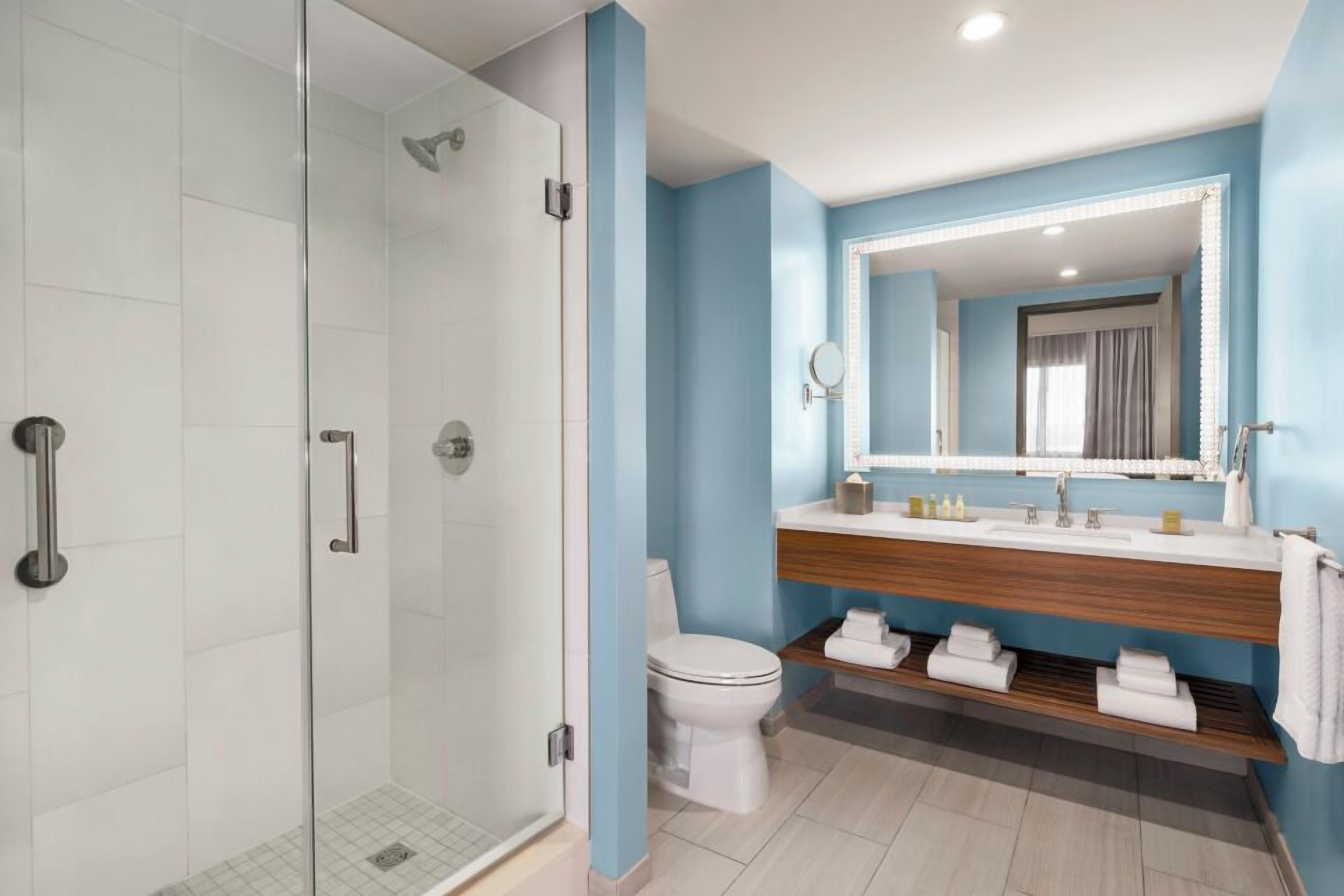 Photo - DoubleTree by Hilton Tampa Rocky Point Waterfront