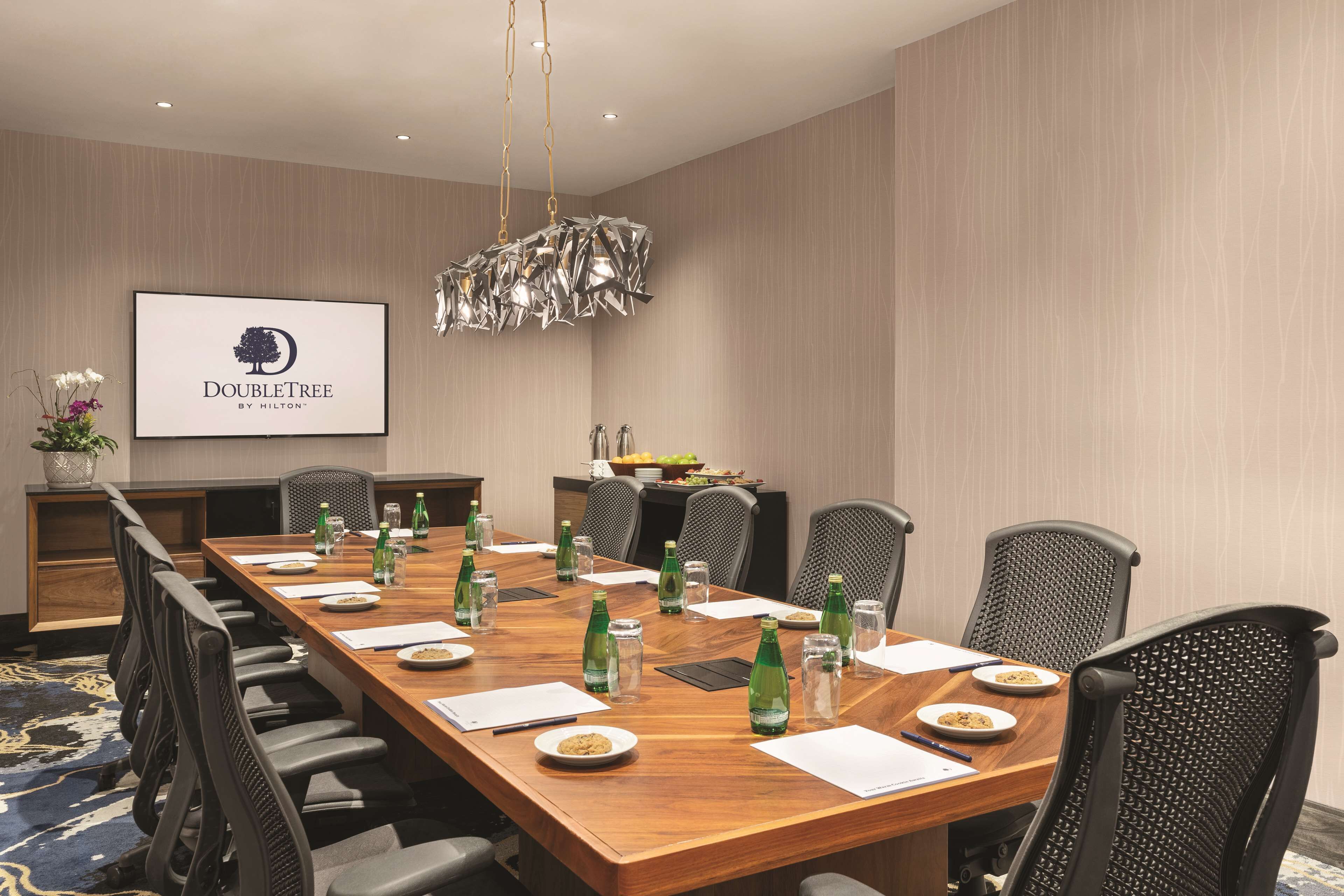 Photo - DoubleTree by Hilton Tampa Rocky Point Waterfront