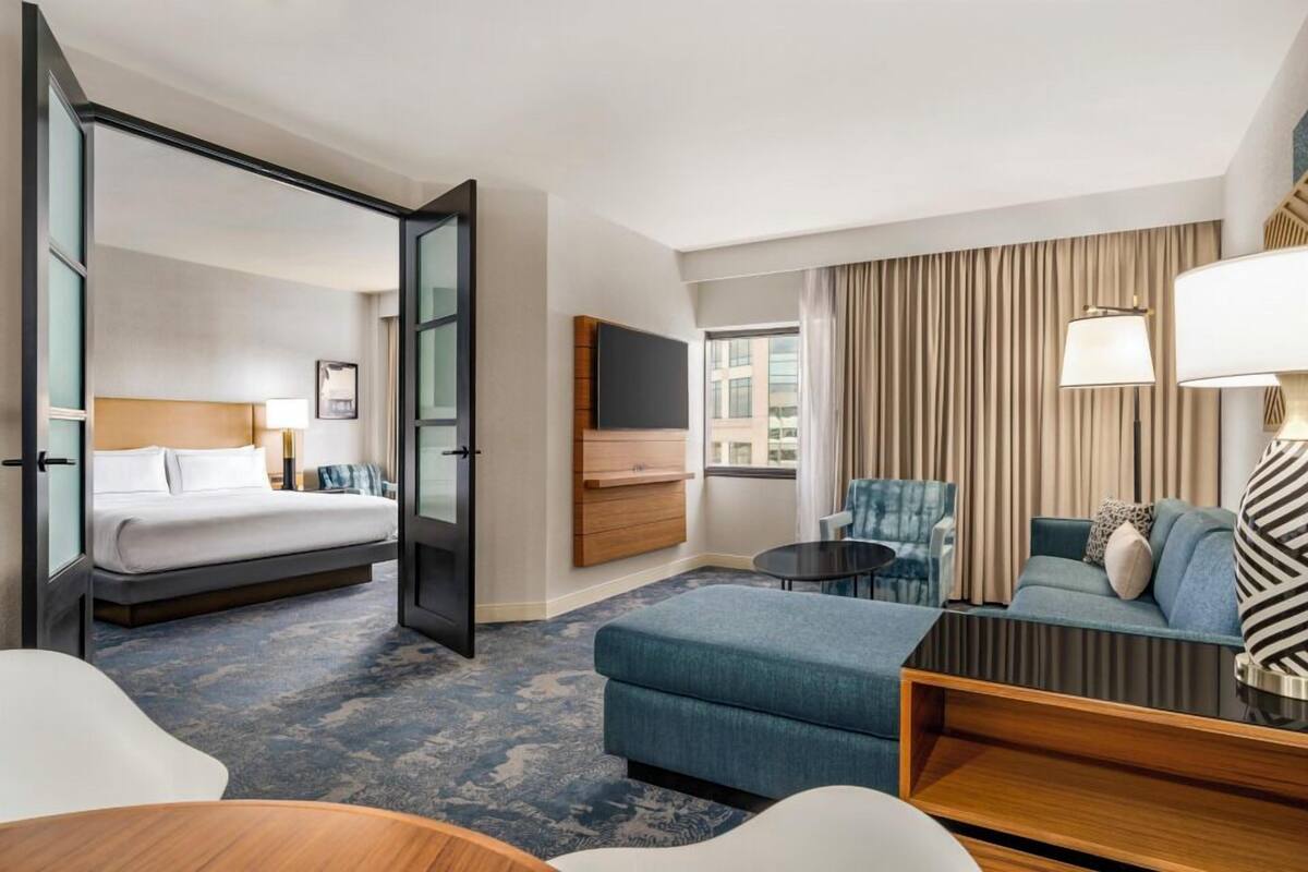 Premium bedding, in-room safe, desk, blackout drapes