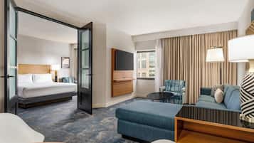 Premium bedding, in-room safe, desk, blackout drapes