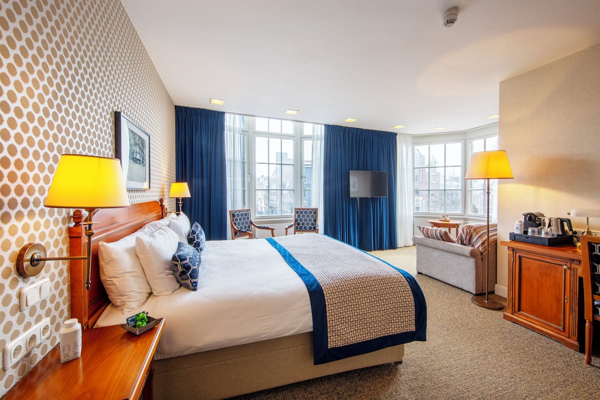 1 sovrum, allergitestade sängkläder och minibar