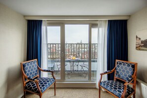 Superior Room, 1 Queen Bed, Balcony | 1 bedroom, hypo-allergenic bedding, minibar, in-room safe
