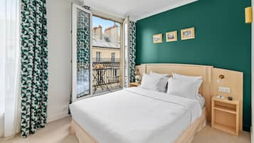 Habitación Premium, 1 habitación, balcón | Caja de seguridad en la habitación y escritorio