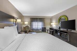 Down comforters, in-room safe, desk, laptop workspace