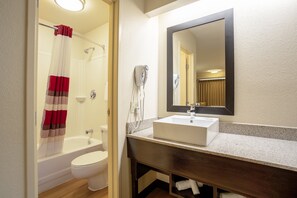 Premium Room, 2 Double Beds (Upgraded Bedding & Snack, Smoke Free) | Bathroom | Combined shower/tub, eco-friendly toiletries, towels