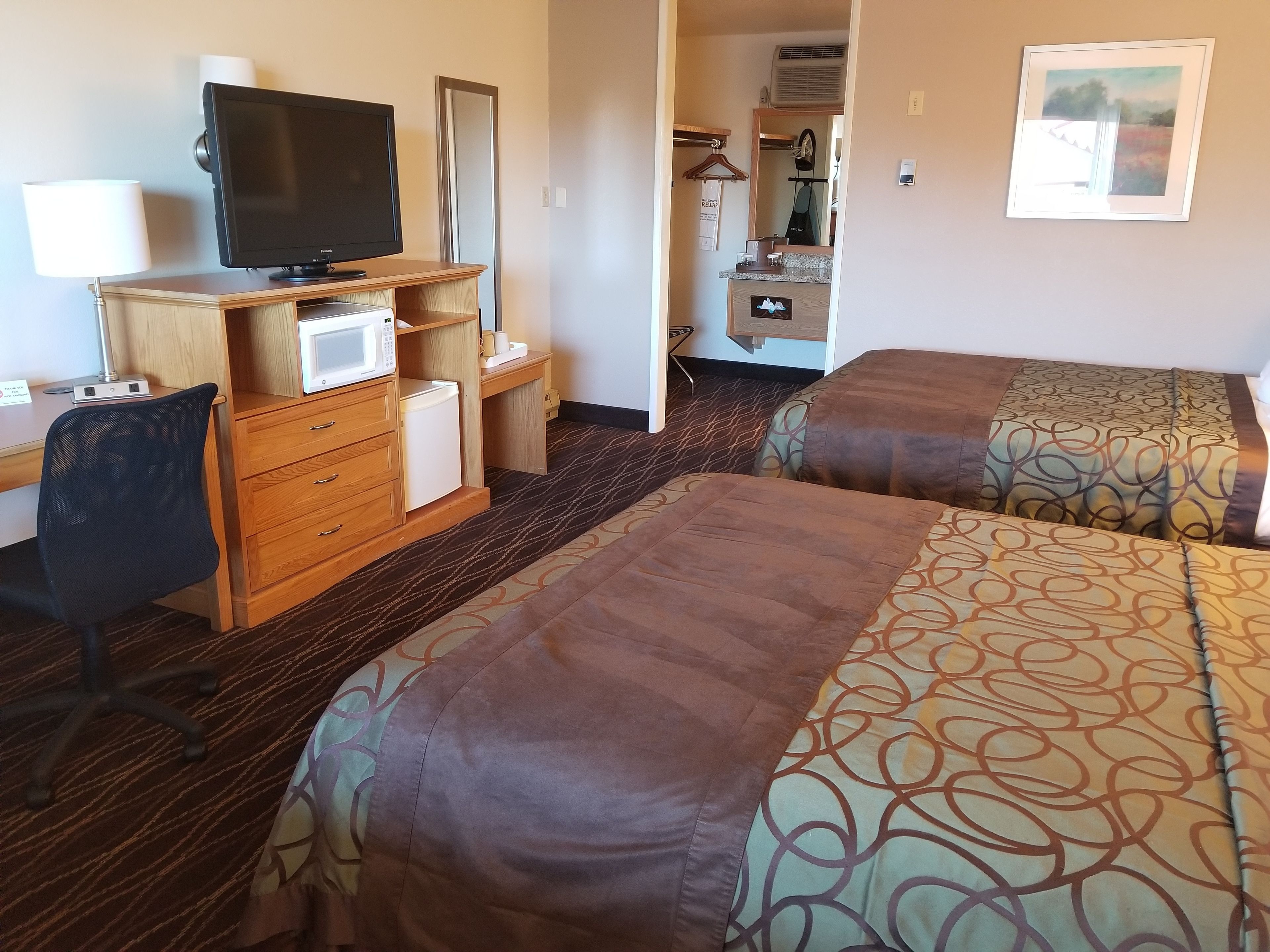Standard Room, 2 Queen Beds, Non Smoking, Microwave | Desk, iron/ironing board, rollaway beds, free WiFi