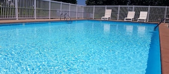 Days Inn by Wyndham Richmond