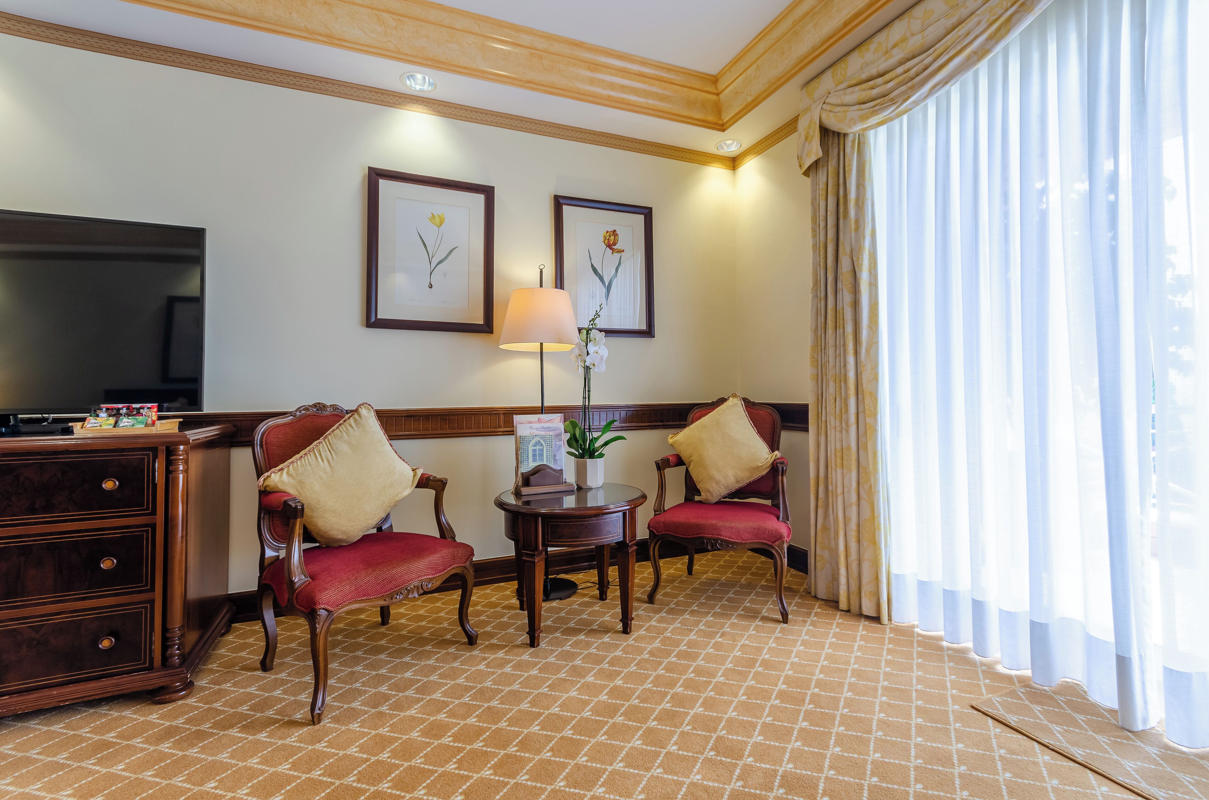 double room, river view | 1 bedroom, premium bedding, minibar, in-room safe