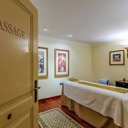 Couples treatment rooms, sauna, hot tub, steam room, Turkish bath