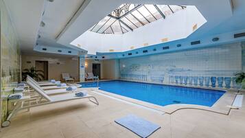 Couples treatment room(s), sauna, hot tub, steam room