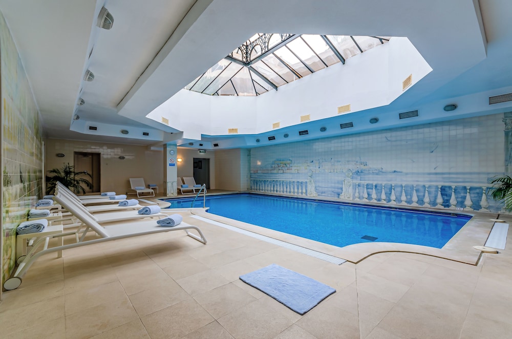 Olissippo Lapa Palace Hotel by null