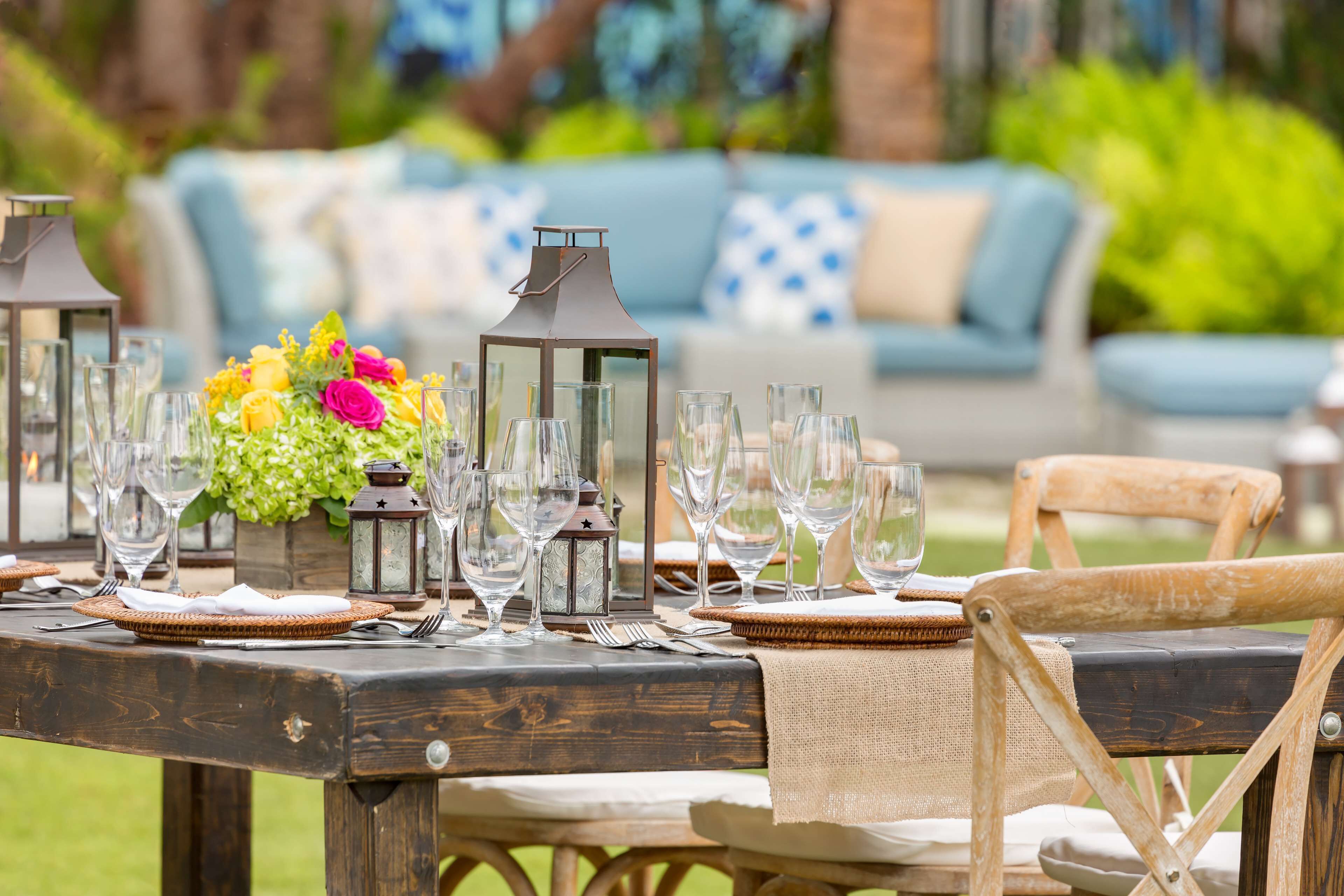 2 restaurants, breakfast, lunch, dinner served; American cuisine