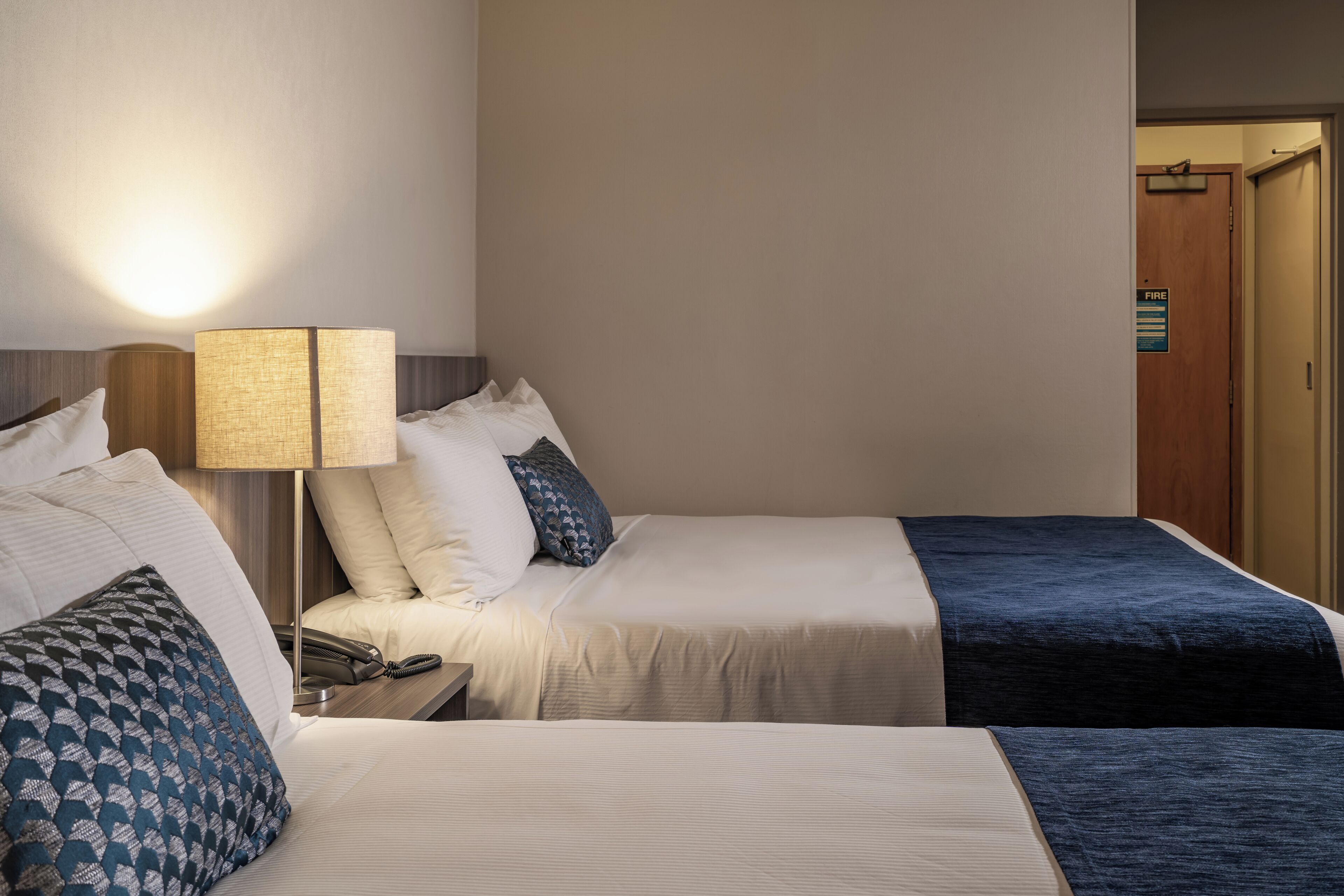 Standard Room, 2 Katil Ratu (Queen) | Peralatan tempat tidur premium, langsir/tirai gelap terus 