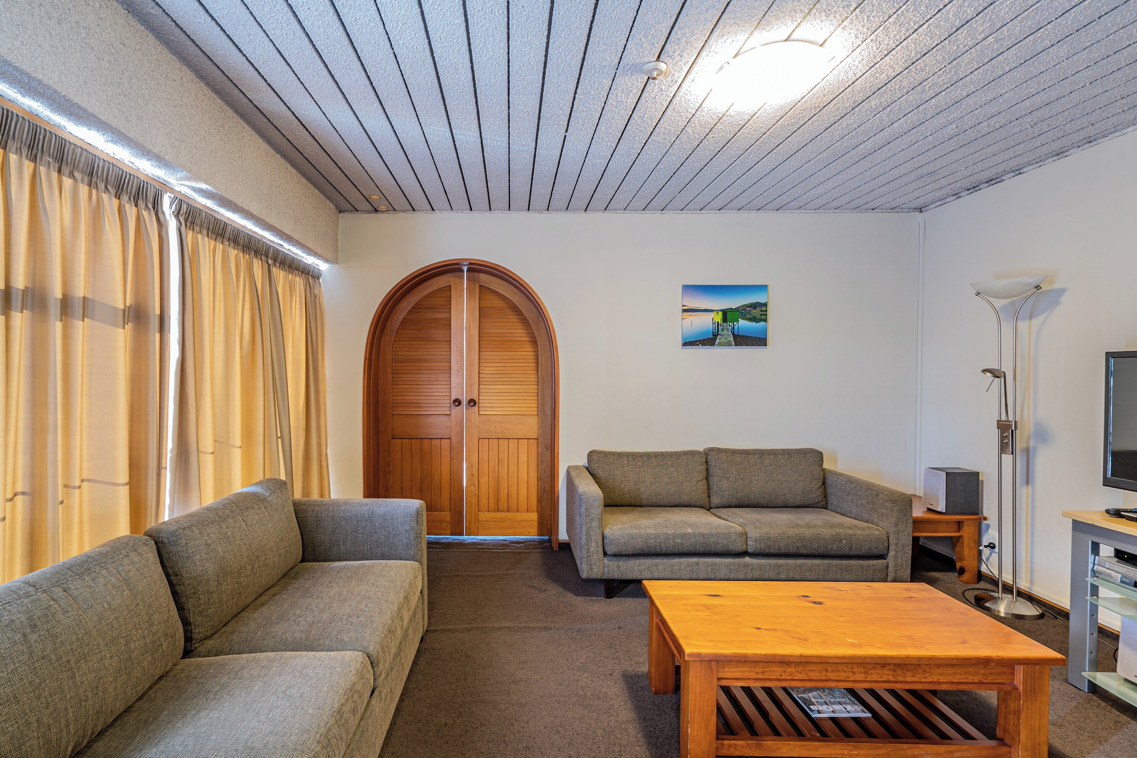 executive suite | living area | 42-inch lcd tv with satellite channels, tv