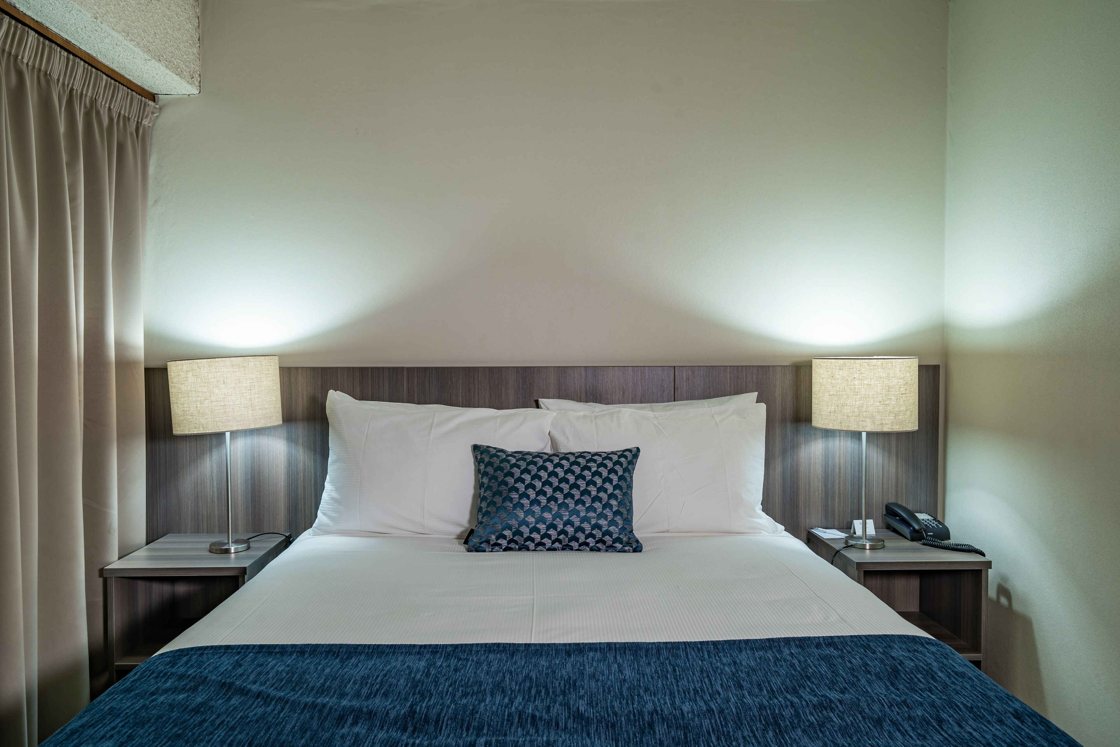 Suite junior | Ropa de cama de alta calidad y cortinas opacas