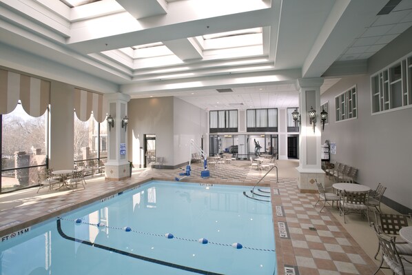 Piscine intérieure