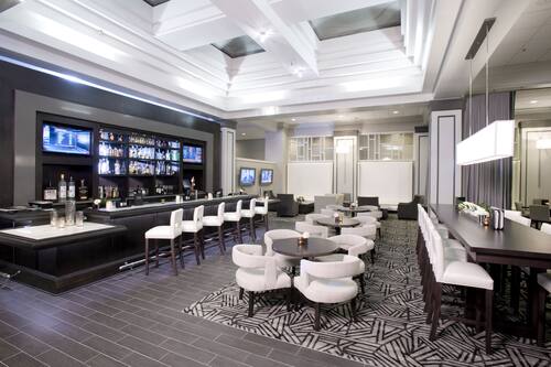 2 restaurants, breakfast, lunch, dinner served; American cuisine