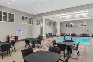 Piscine intérieure