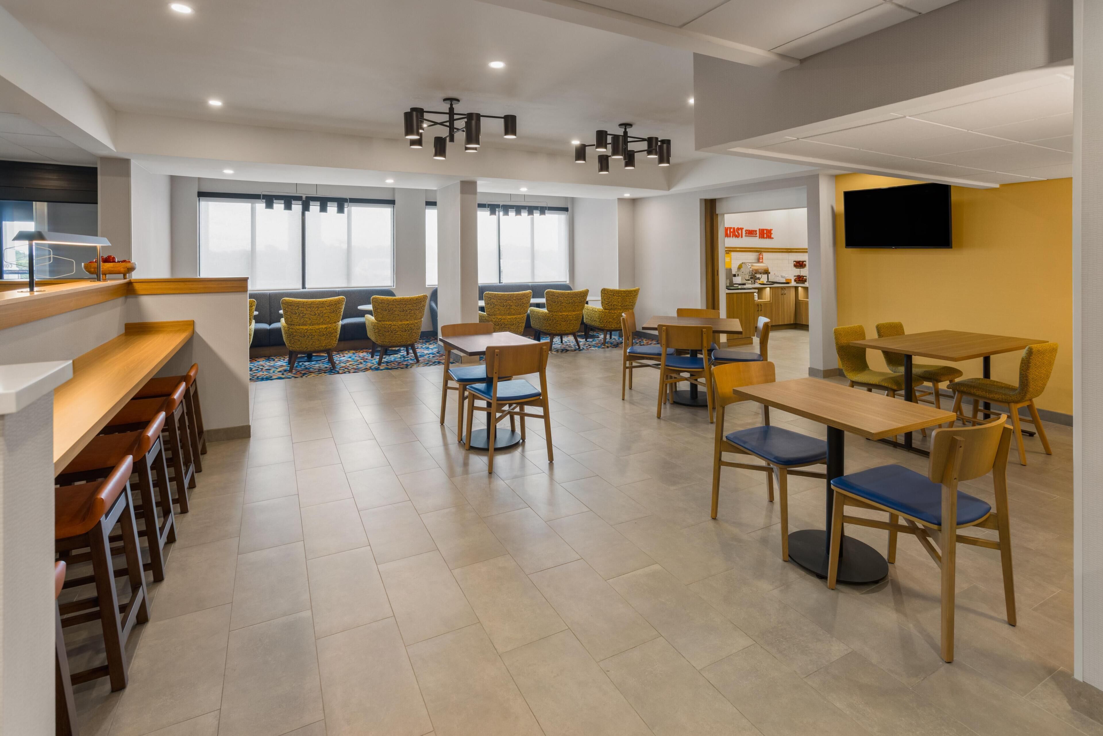 Free daily buffet breakfast