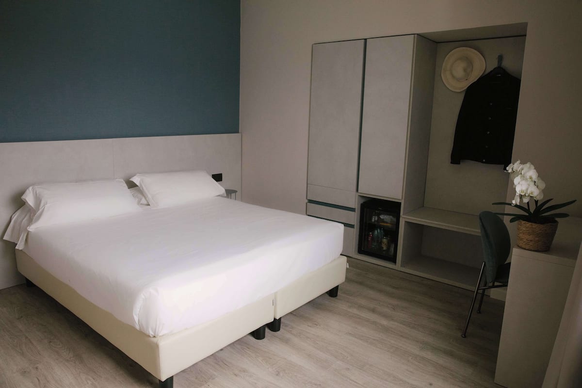 Superior-Zimmer, 1 Queen-Bett, Nichtraucher, eingeschränkter Meerblick (Converts to 2 Twin Beds)