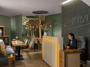 Reception - Legend Saint Germain (Paris)