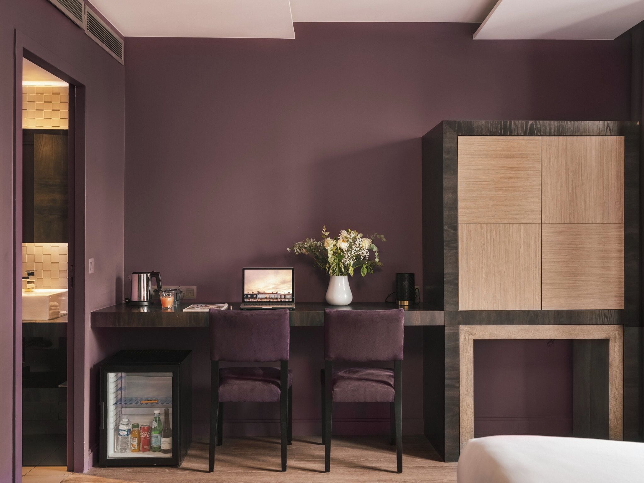 junior suite (passage secret) | tempur-pedic beds, in-room safe, desk, soundproofing