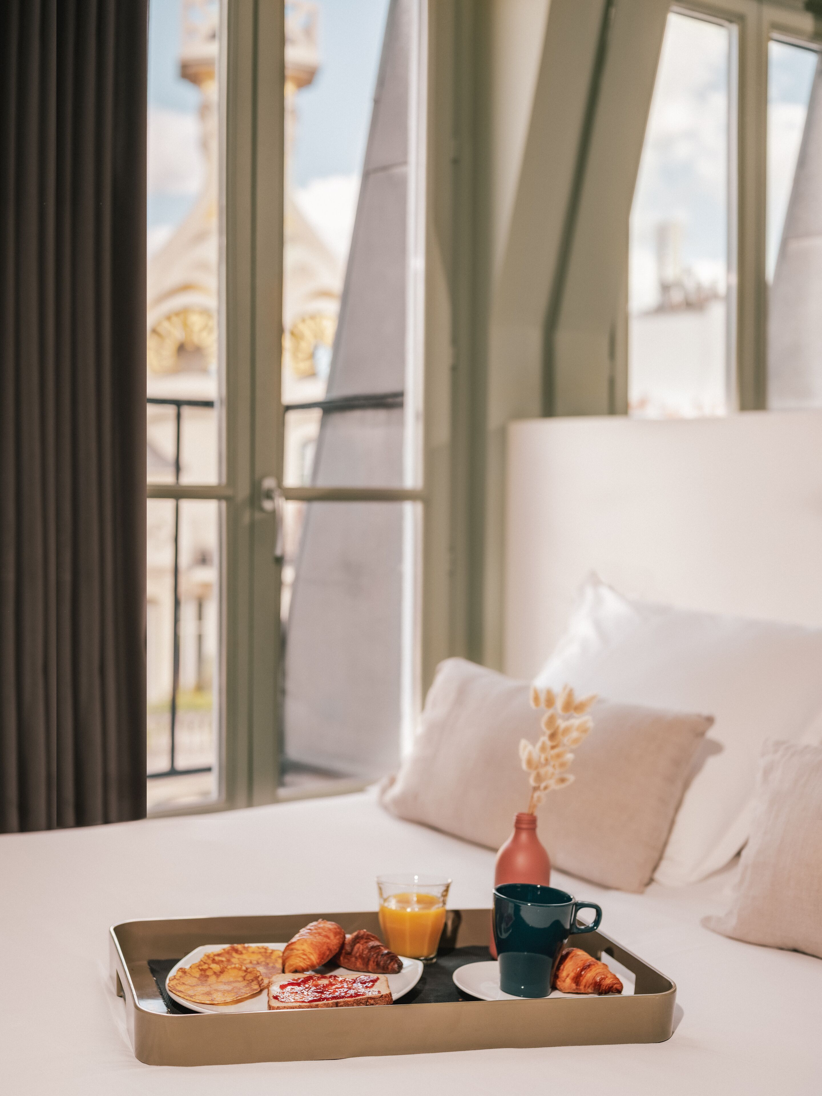 double room (narcisse) | tempur-pedic beds, in-room safe, desk, soundproofing