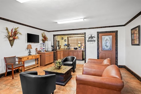 Lobby. Americas Best Value Inn Midlothian Cedar Hill
