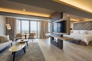 Premium bedding, pillowtop beds, minibar, in-room safe