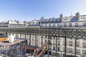 Premium bedding, in-room safe, desk, laptop workspace - Best Western Aramis Saint-Germain (Paris)