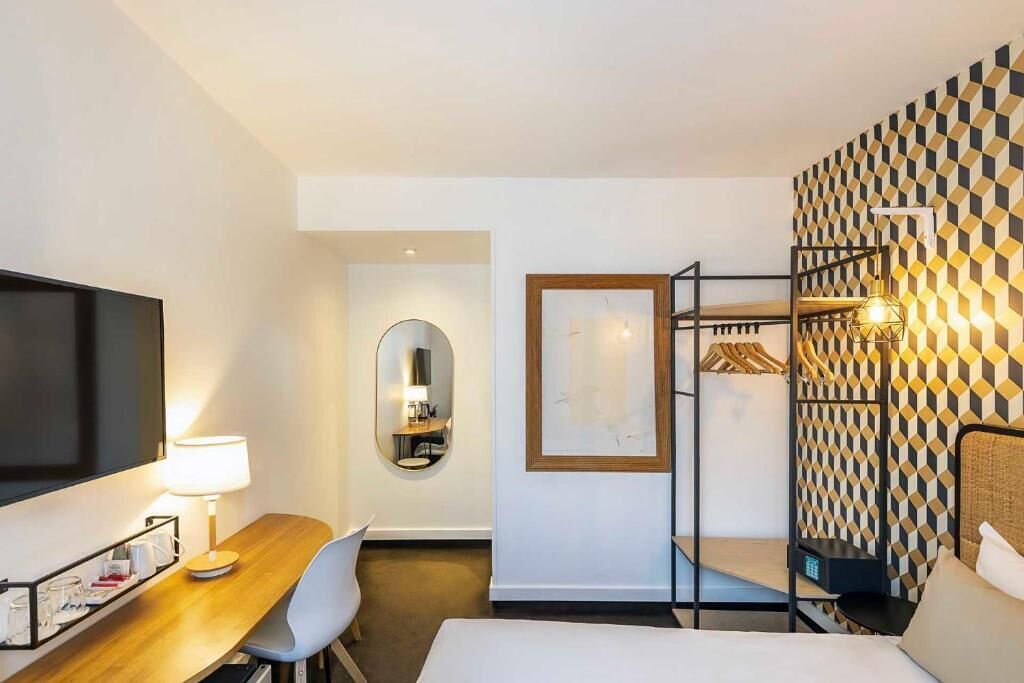 comfort room, 1 double bed | living area | lcd tv