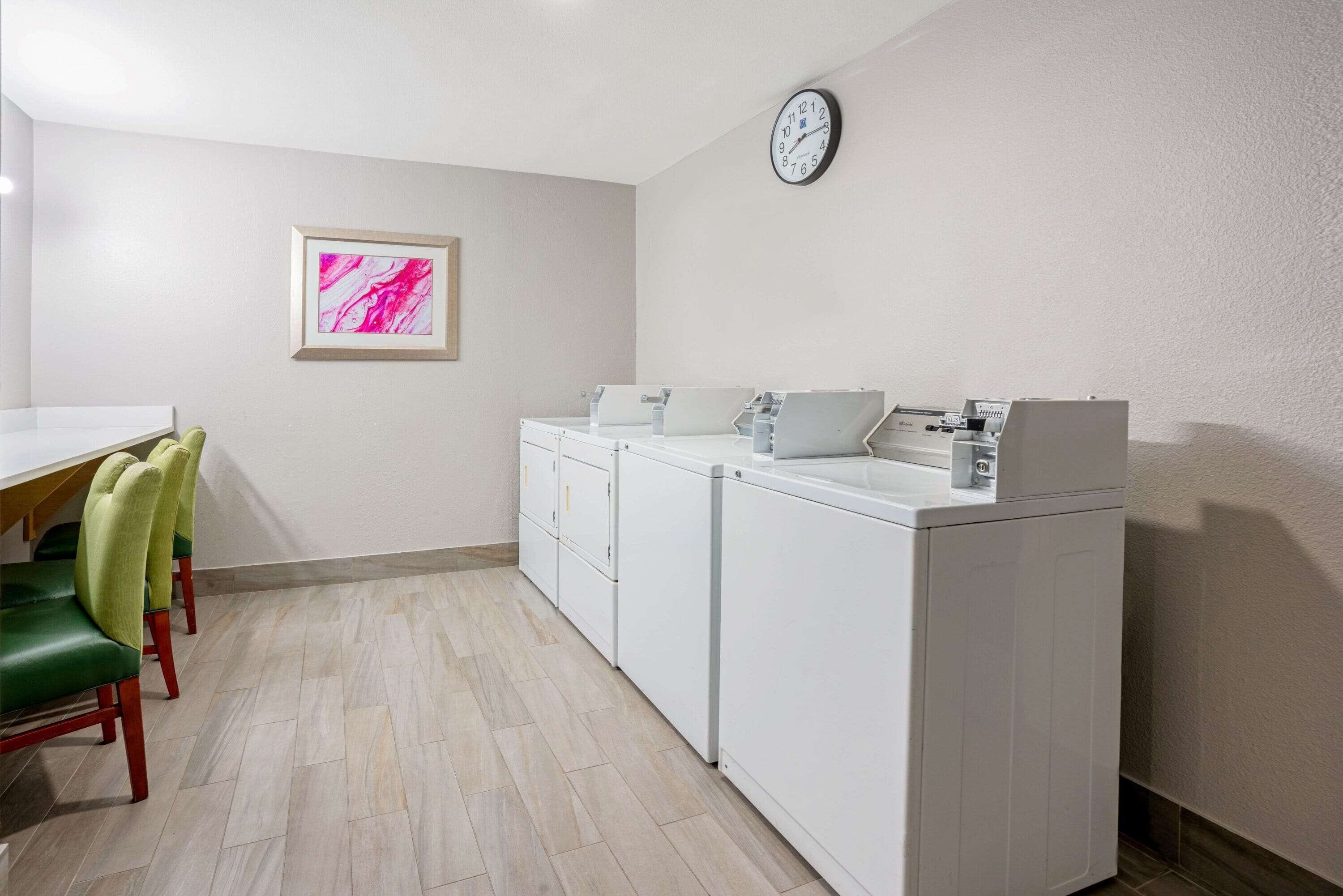 Ruang laundry