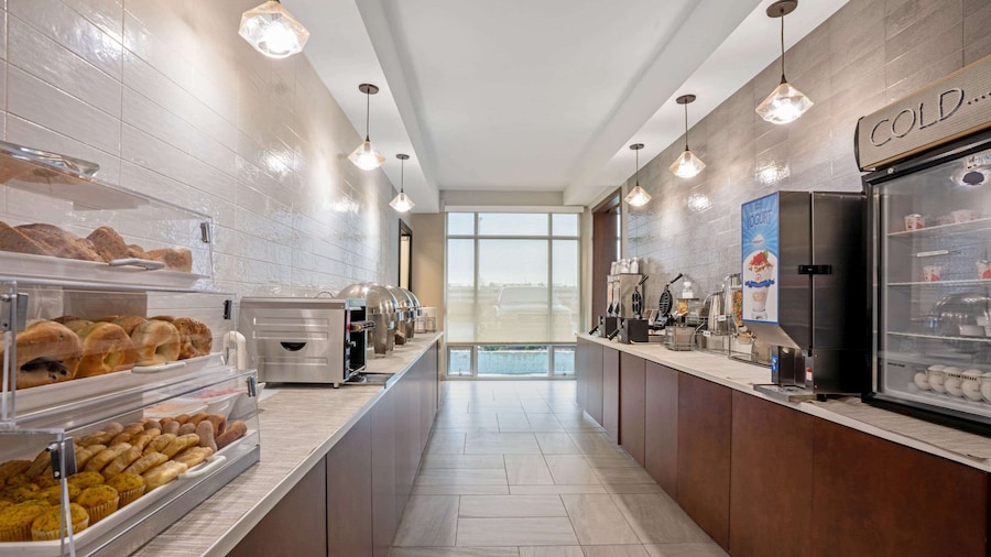 La Quinta Inn & Suites by Wyndham Seattle Federal Way