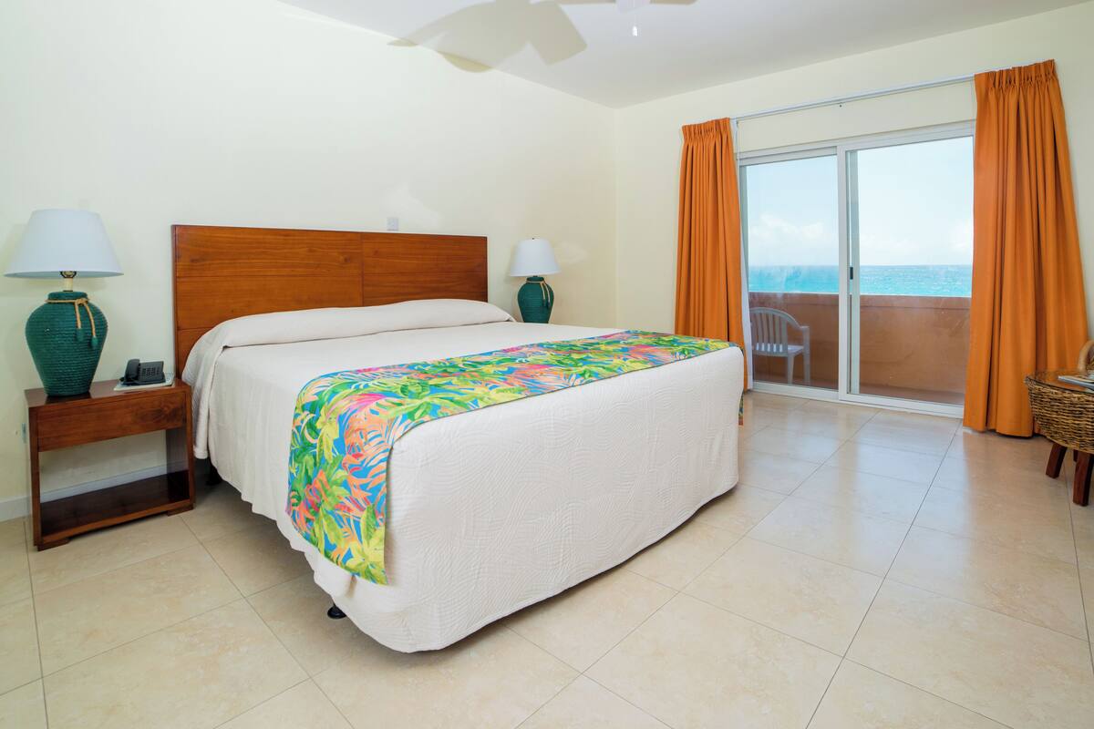 Superior Room, Ocean View, Sea Facing | Hypo-allergenic bedding available, in-room safe, blackout drapes