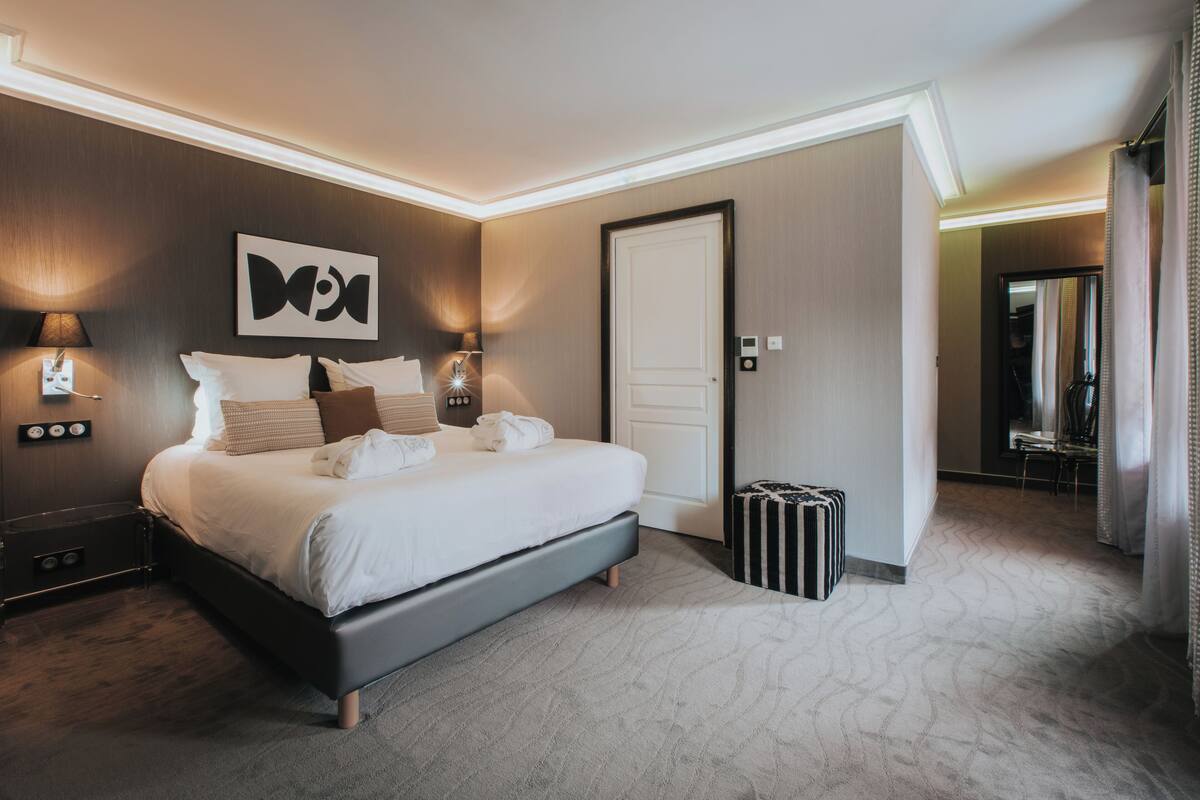 superior double room | 1 bedroom, minibar, in-room safe, individually decorated
