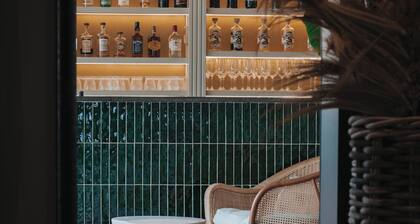 Henry II Hotel