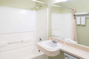 Room, 1 Queen Bed, Accessible, Non Smoking (Tub with Grab Bars) | Bathroom | Combined shower/tub, eco-friendly toiletries, hair dryer, towels