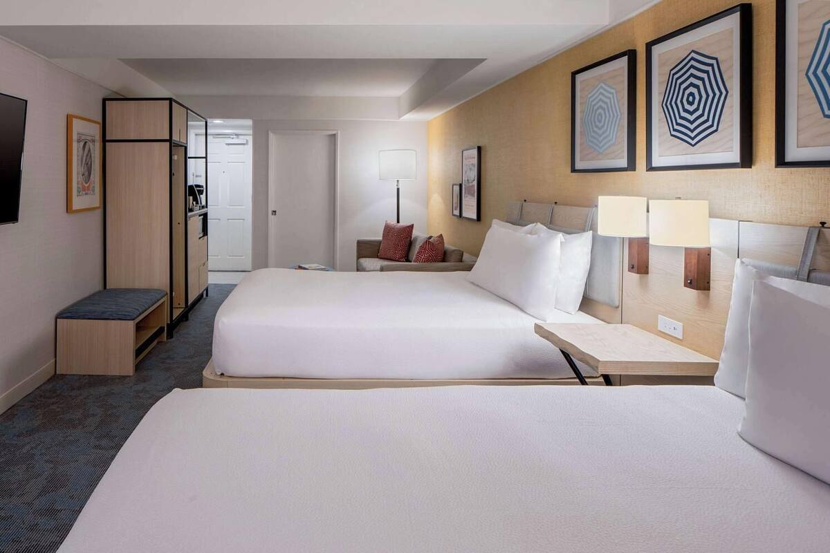 Premium bedding, in-room safe, desk, laptop workspace