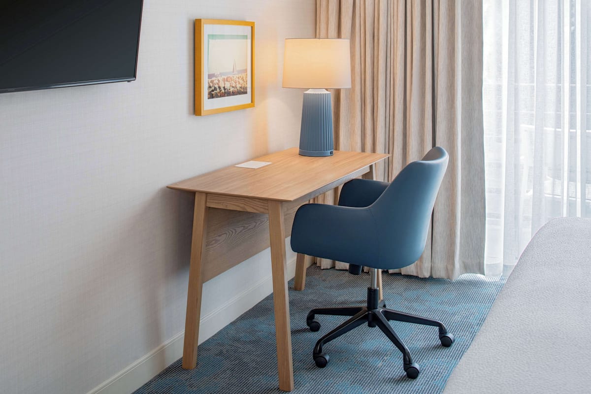 Literie de qualité supérieure, coffres-forts dans les chambres, bureau