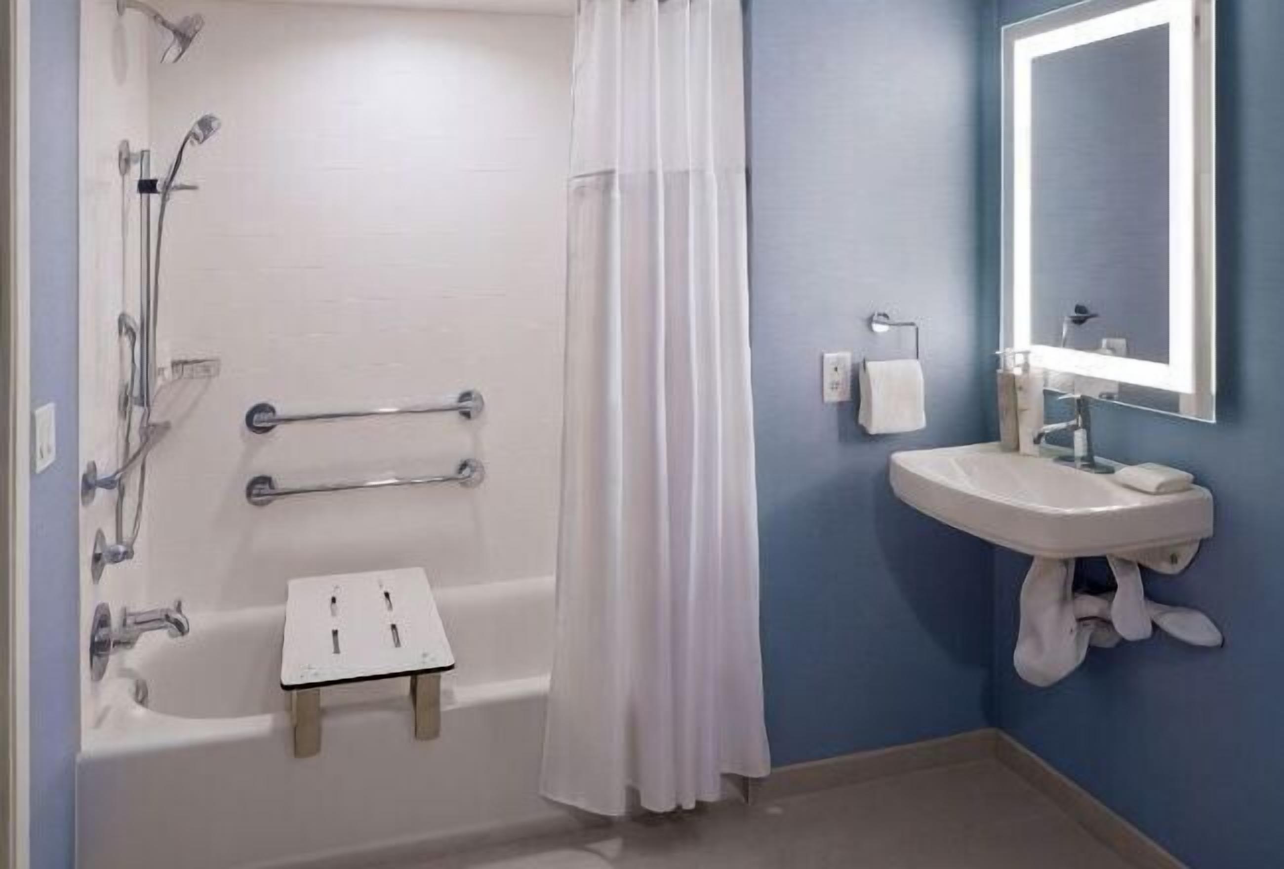 Salle de bain | Articles de toilette gratuits, sèche-cheveux, serviettes fournies