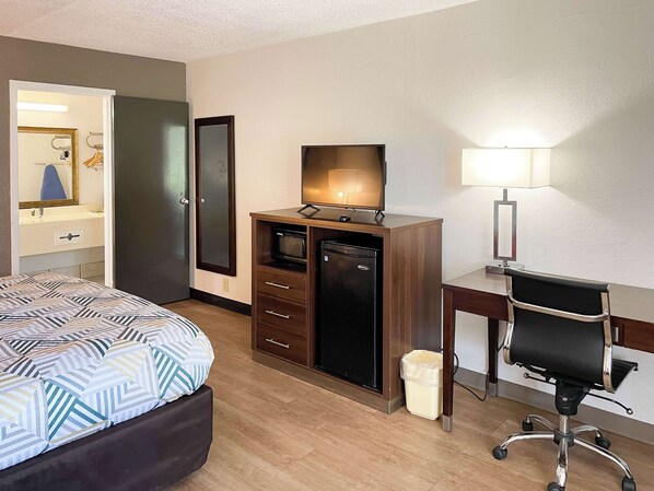 Pillow-top beds, desk, free WiFi, bed sheets
