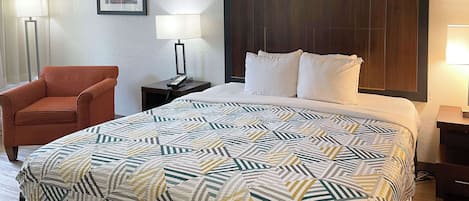 Pillowtop beds, desk, free WiFi, bed sheets