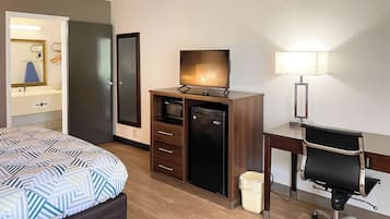 Camas con pillow-top, escritorio, wifi gratis y ropa de cama