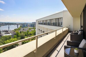 ملاءات للفراش لا تسبب الحساسية وألحفة محشوة بالريش